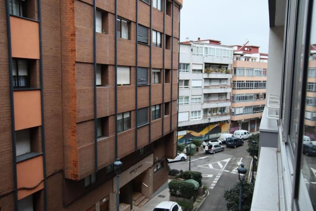 Acogedor, Con Garaje, Centrico. Apartment Vigo Exterior foto