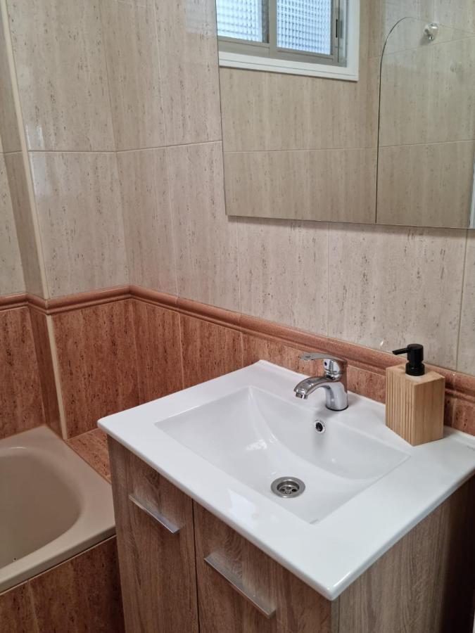 Acogedor, Con Garaje, Centrico. Apartment Vigo Exterior foto