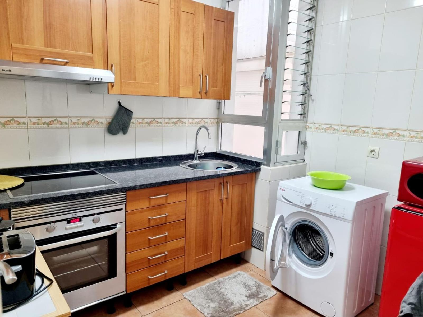 Acogedor, Con Garaje, Centrico. Apartment Vigo Exterior foto